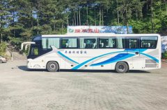 50座旅游大巴租车指南：价格、服务与专